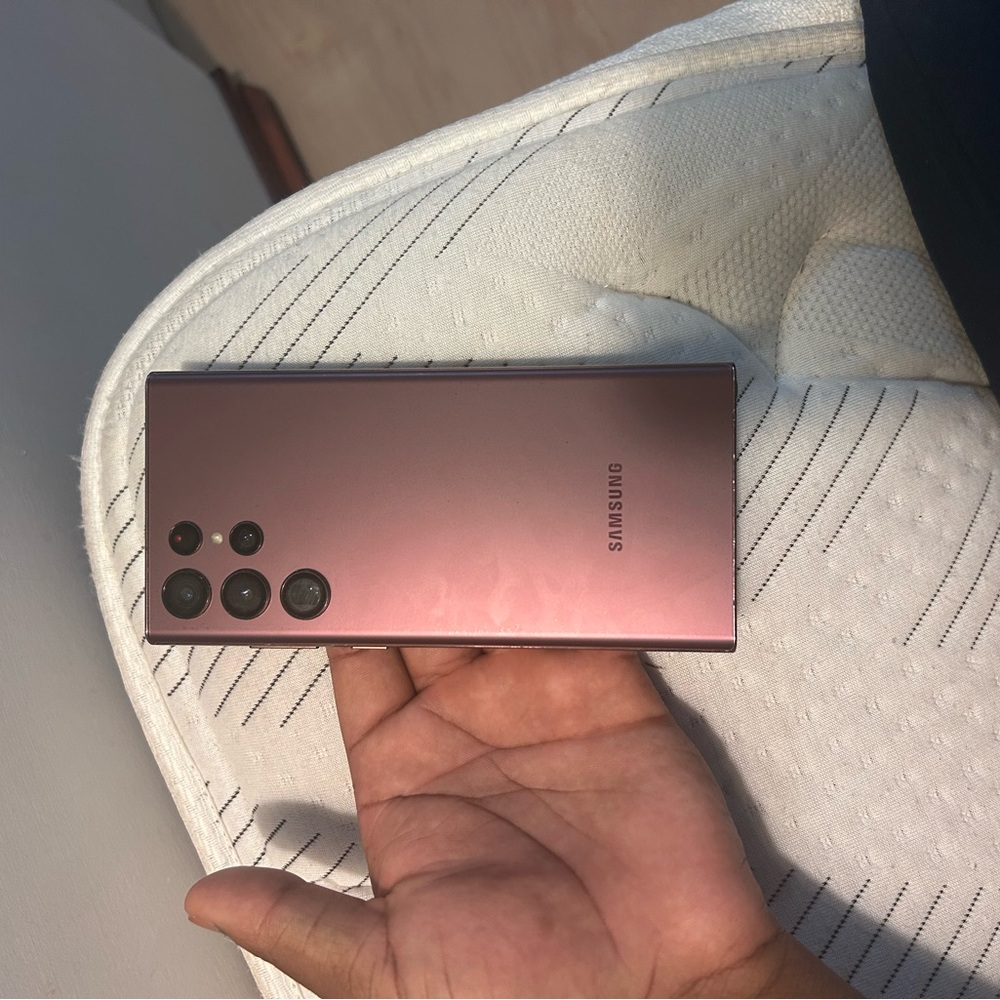 Samsung Galaxy in Shimmering Rose